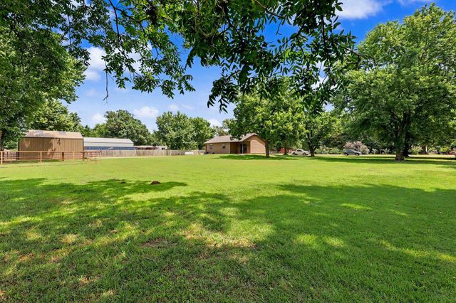 9809 S Laura St, Haysville, KS 67060