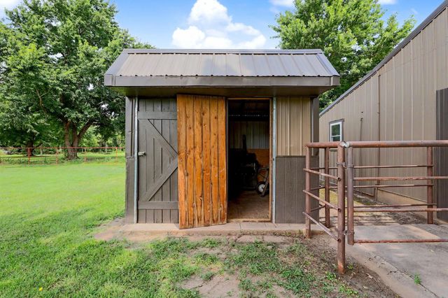 9809 S Laura St, Haysville, KS 67060