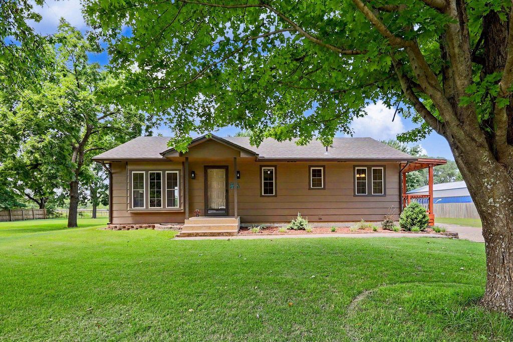 9809 S Laura St, Haysville, KS 67060