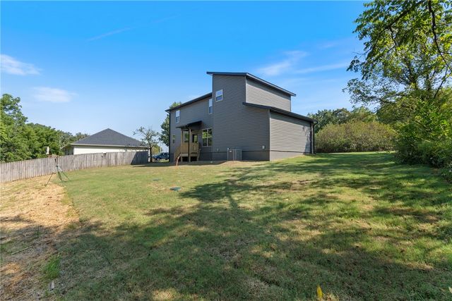 5 Hebrides Lane, Bella Vista, AR 72715