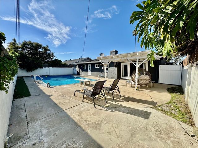 7552 Rhine Drive, Huntington Beach, CA 92647