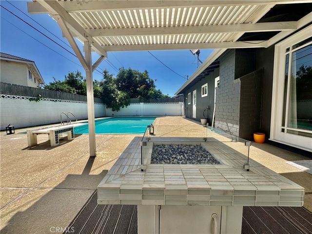 7552 Rhine Drive, Huntington Beach, CA 92647