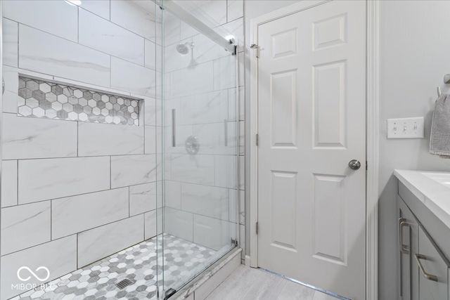 7033 N Lyndhurst Crossing, Mccordsville, IN 46055