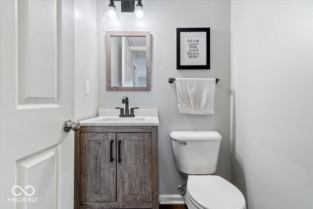 7033 N Lyndhurst Crossing, Mccordsville, IN 46055