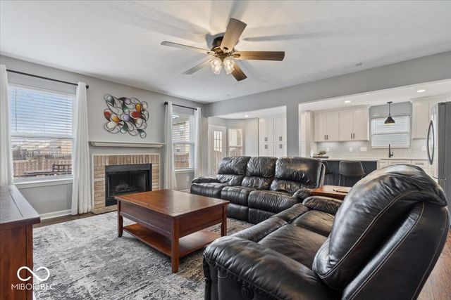 7033 N Lyndhurst Crossing, Mccordsville, IN 46055