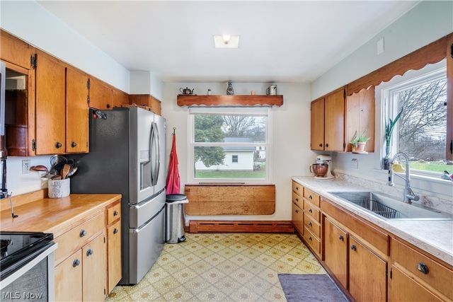 754 Fairfield Avenue, Columbiana, OH 44408