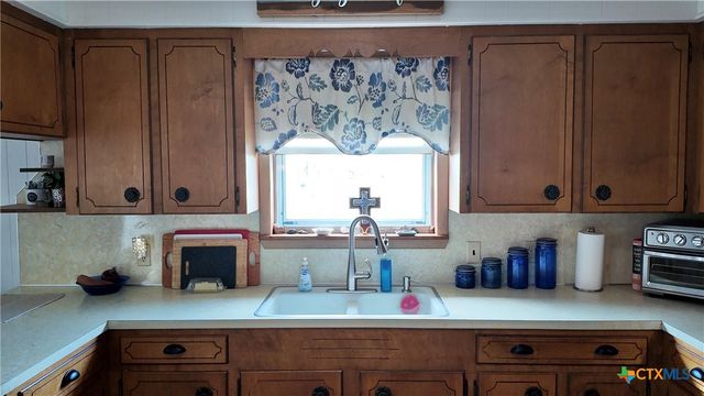 6603 US Highway 90a W, Shiner, TX 77984