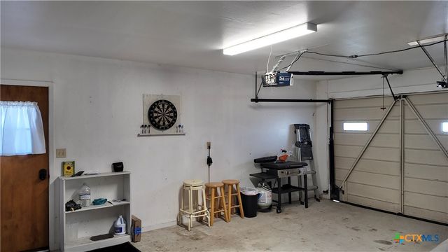 6603 US Highway 90a W, Shiner, TX 77984