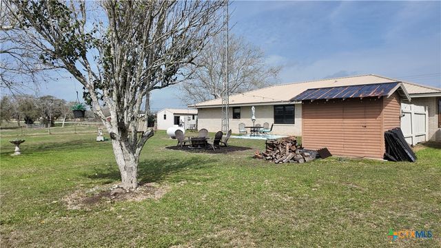6603 US Highway 90a W, Shiner, TX 77984