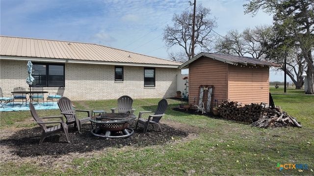 6603 US Highway 90a W, Shiner, TX 77984