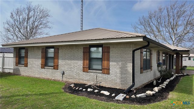 6603 US Highway 90a W, Shiner, TX 77984