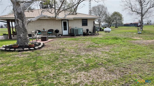 6603 US Highway 90a W, Shiner, TX 77984