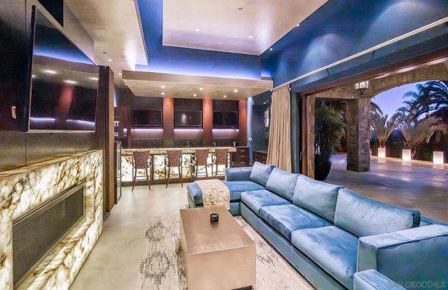 2647 Marmol Ct, Carlsbad, CA 92009