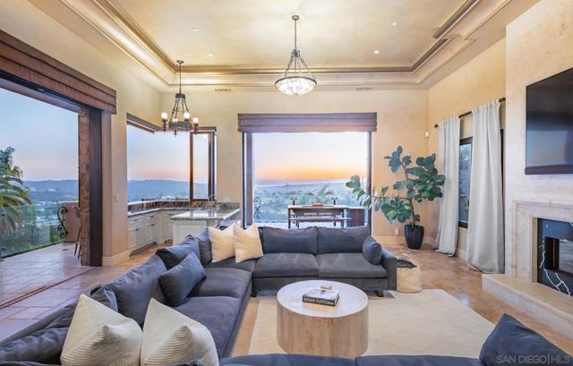 2647 Marmol Ct, Carlsbad, CA 92009