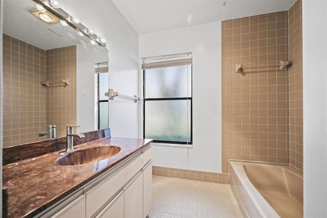 2495 NW 14th Street, Delray Beach, FL 33445