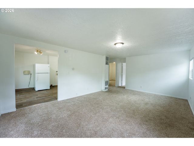 18427 Se YAMHILL St, Portland, OR 97233