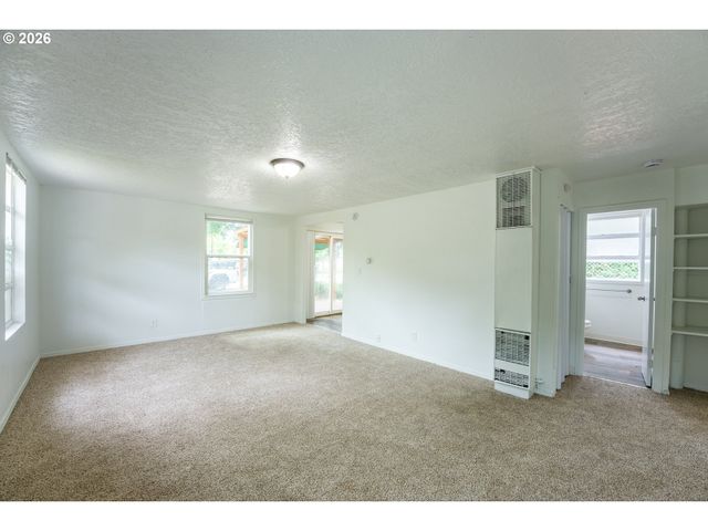 18427 Se YAMHILL St, Portland, OR 97233