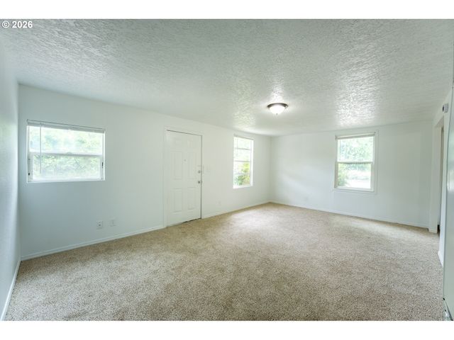 18427 Se YAMHILL St, Portland, OR 97233