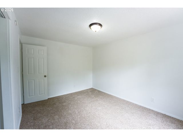 18427 Se YAMHILL St, Portland, OR 97233