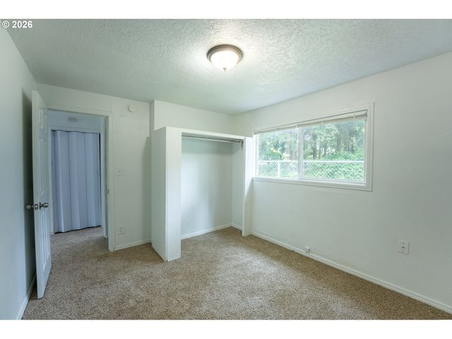18427 Se YAMHILL St, Portland, OR 97233