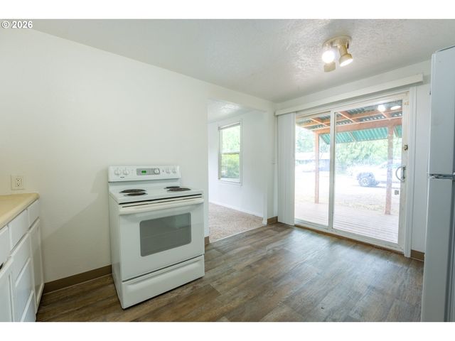 18427 Se YAMHILL St, Portland, OR 97233