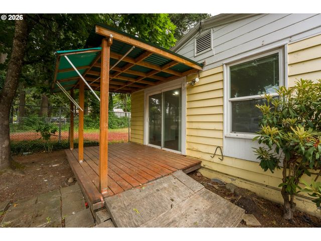 18427 Se YAMHILL St, Portland, OR 97233