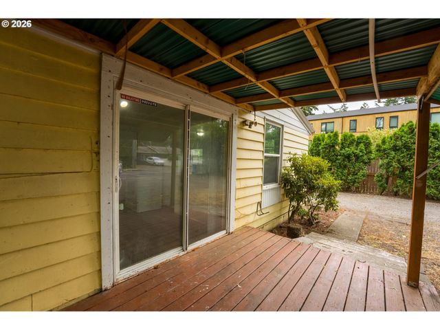 18427 Se YAMHILL St, Portland, OR 97233