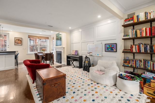 123 Charles St 3, Boston, MA 02114