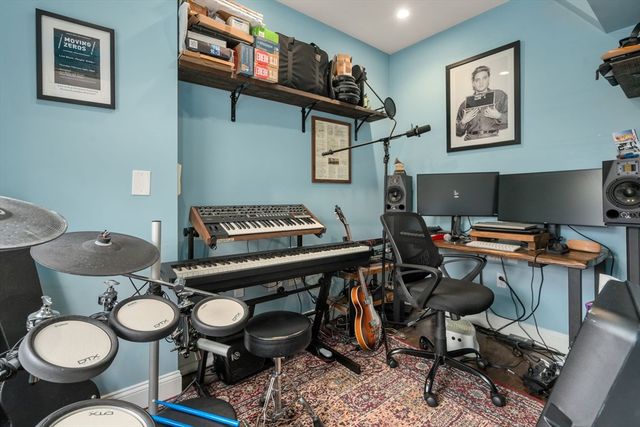 123 Charles St 3, Boston, MA 02114