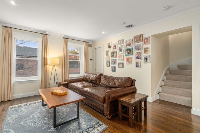 123 Charles St 3, Boston, MA 02114