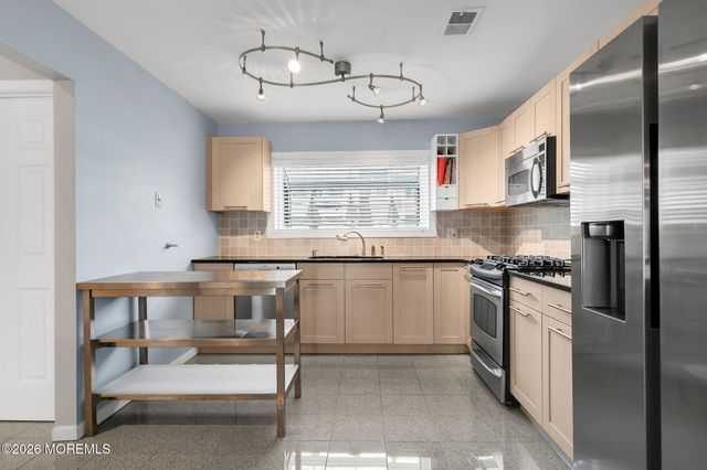 1266 Ocean Avenue 19, Sea Bright, NJ 07760