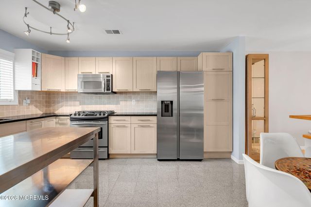 1266 Ocean Avenue 19, Sea Bright, NJ 07760