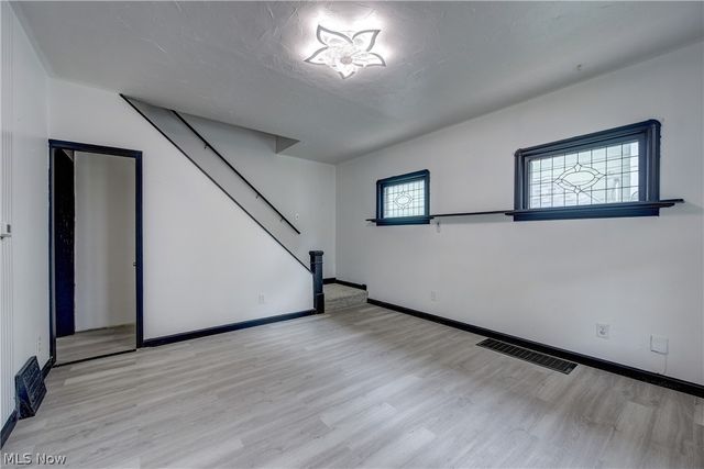 2718 Roanoke Avenue, Cleveland, OH 44109