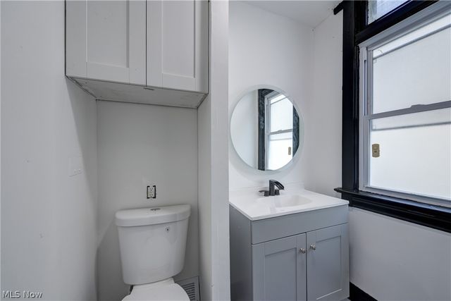 2718 Roanoke Avenue, Cleveland, OH 44109