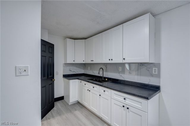 2718 Roanoke Avenue, Cleveland, OH 44109