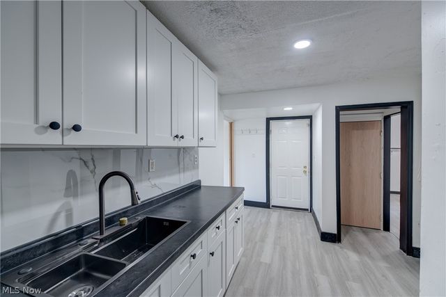 2718 Roanoke Avenue, Cleveland, OH 44109