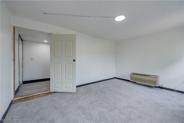 2718 Roanoke Avenue, Cleveland, OH 44109