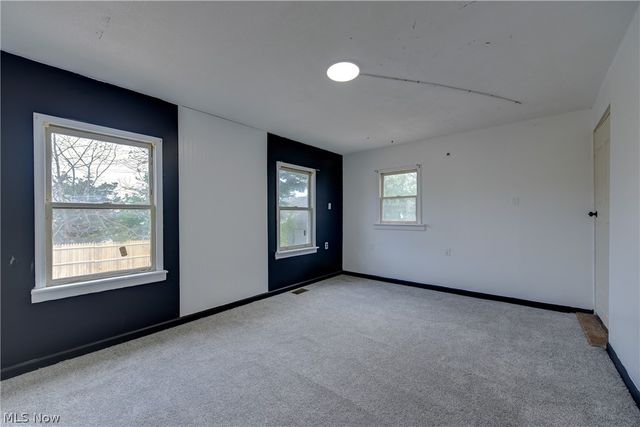 2718 Roanoke Avenue, Cleveland, OH 44109