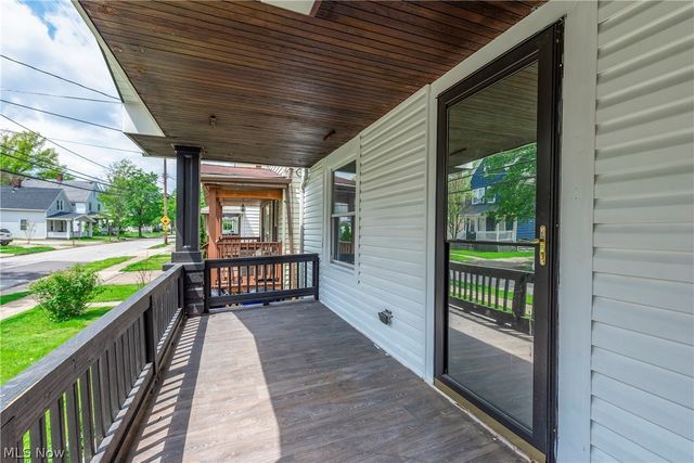 2718 Roanoke Avenue, Cleveland, OH 44109