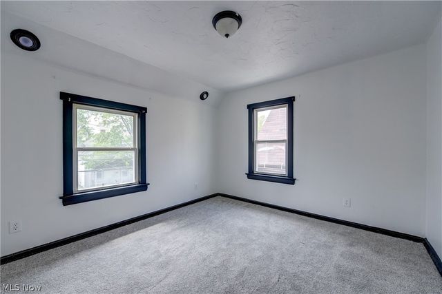 2718 Roanoke Avenue, Cleveland, OH 44109