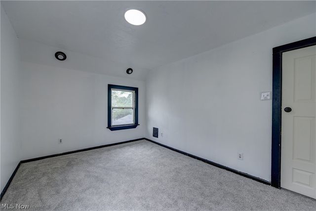 2718 Roanoke Avenue, Cleveland, OH 44109