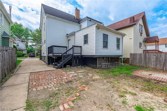 2718 Roanoke Avenue, Cleveland, OH 44109