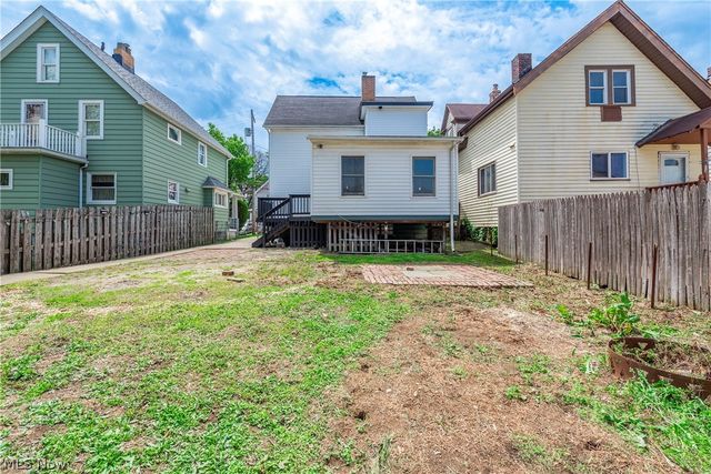 2718 Roanoke Avenue, Cleveland, OH 44109