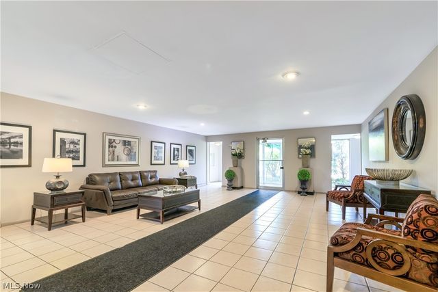 16100 Van Aken Boulevard 507, Shaker Heights, OH 44120