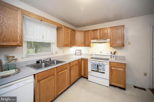 348 YORKTOWN BLVD, Locust Grove, VA 22508