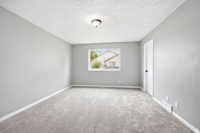 7487 W OLIVE BROOK DR, Magna, UT 84044