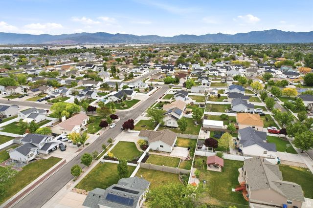 7487 W OLIVE BROOK DR, Magna, UT 84044