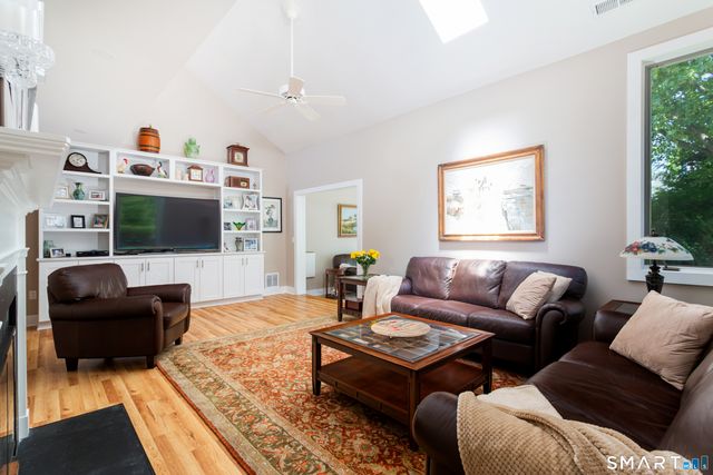 316 Lansdowne 316, Westport, CT 06880