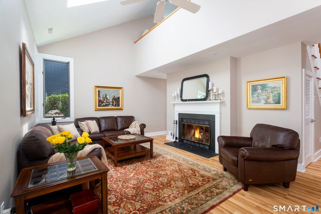 316 Lansdowne 316, Westport, CT 06880