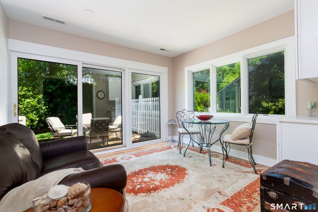 316 Lansdowne 316, Westport, CT 06880